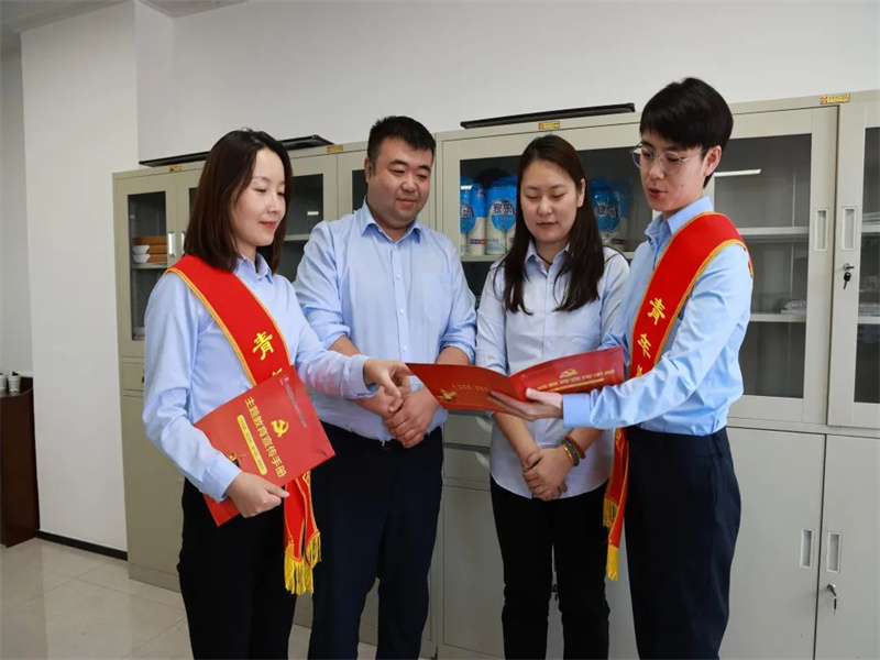 陽木生態公司：“青陽”青年志愿者服務隊 推動主題教育走深走實（2）.jpg