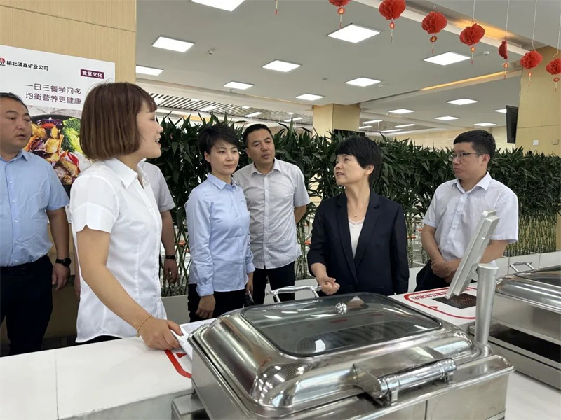 公司黨委副書記、工會主席張瀅到涌鑫公司開展調研（2）.jpg