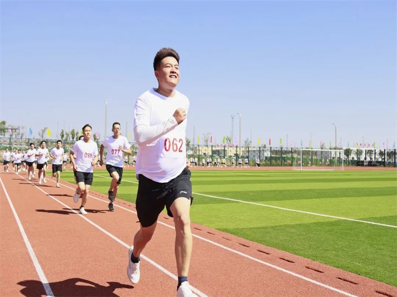 選煤分公司舉辦“向未來·奔跑吧”職工田徑比賽（5）.jpg