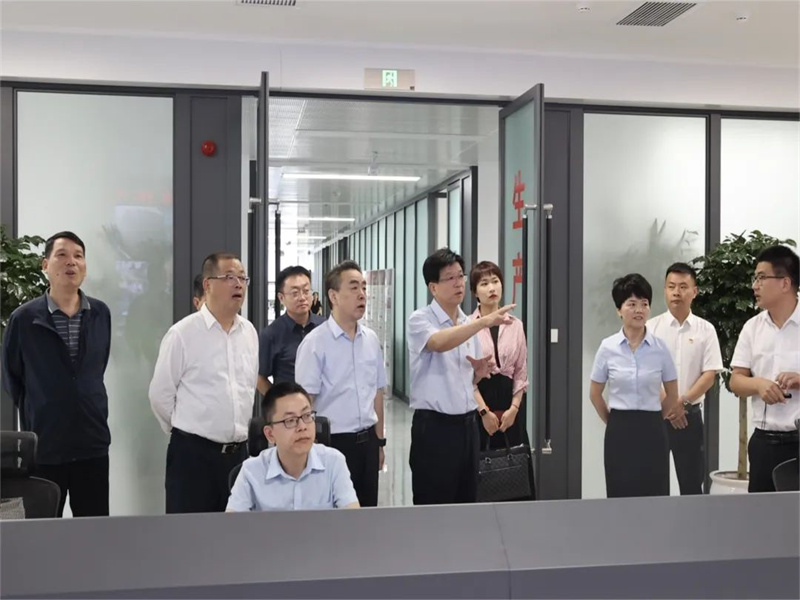 陜煤集團審計部黨支部與公司機關經營黨支部開展聯合主題黨日活動.jpg
