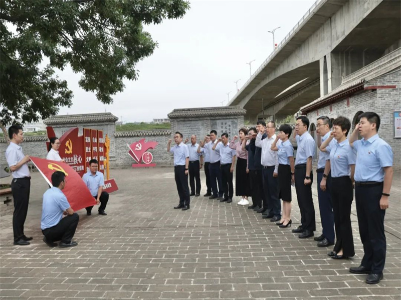 陜煤集團審計部黨支部與公司機關經營黨支部開展聯合主題黨日活動（3）.jpg